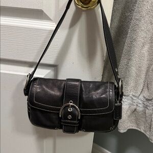 Vintage COACH Soho Double Pocket Flap
Black Leather Shoulder Purse 1146